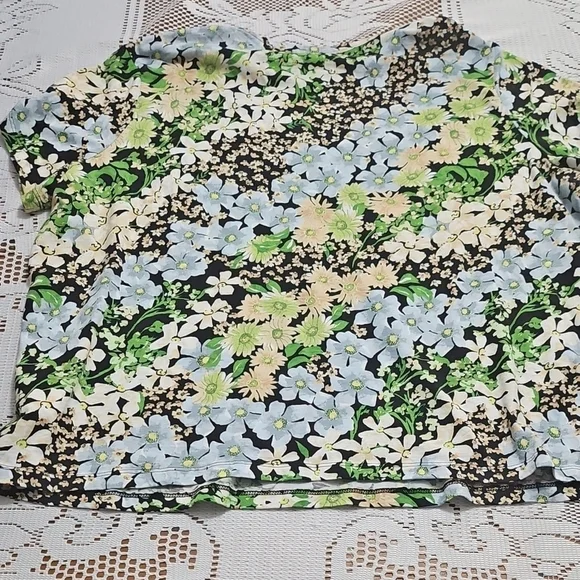 H&M Multicolor Floral T-Shirt - Picture 6 of 6